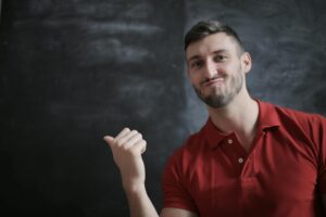 Moda męska na wiosnę – jak się ubrać stylowo i wygodnie?