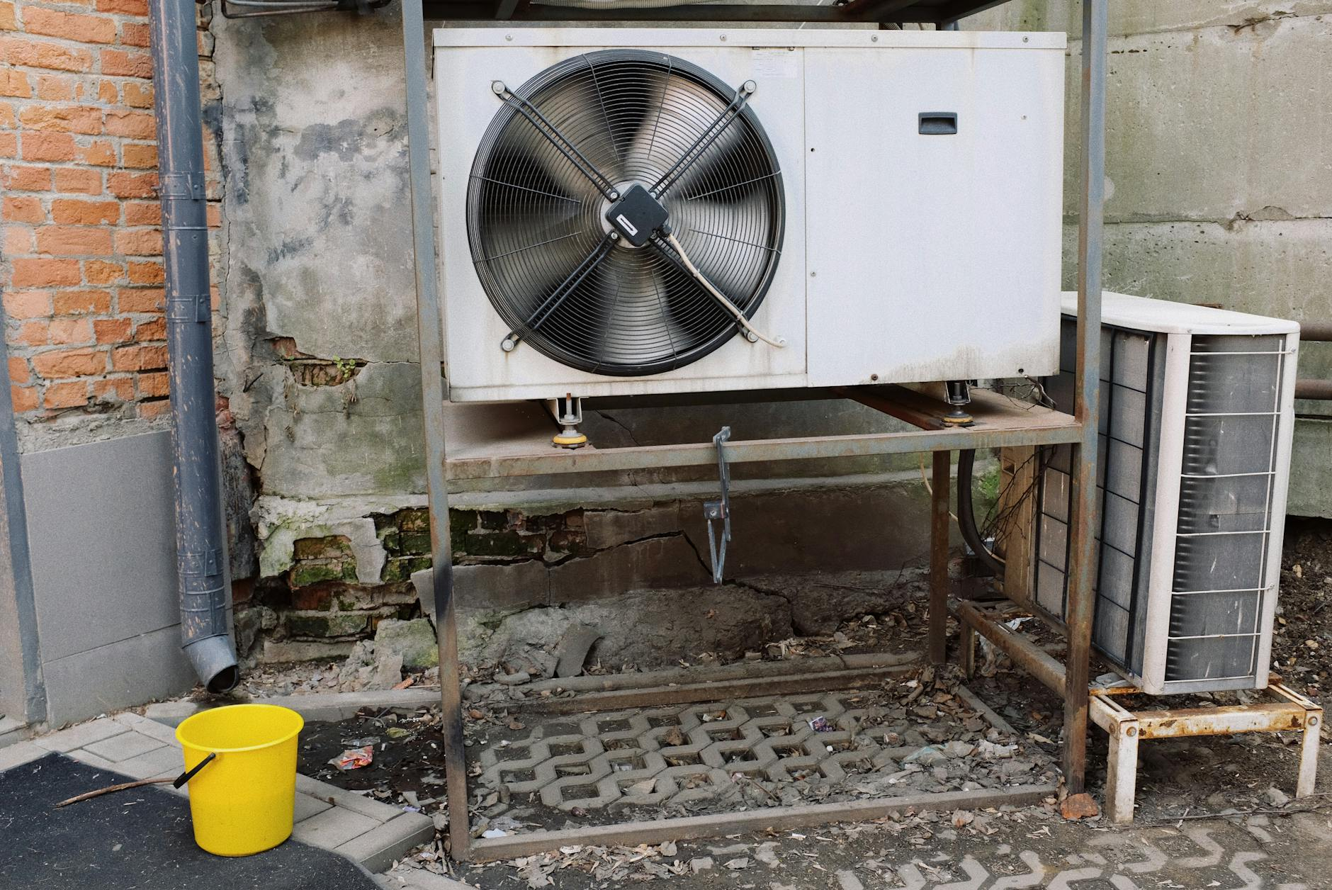 Zawór Schradera – niezawodny element w instalacjach chłodniczych i klimatyzacyjnych