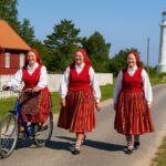 Kihnu – przewodnik po najbardziej niezwykłej wyspie Estonii