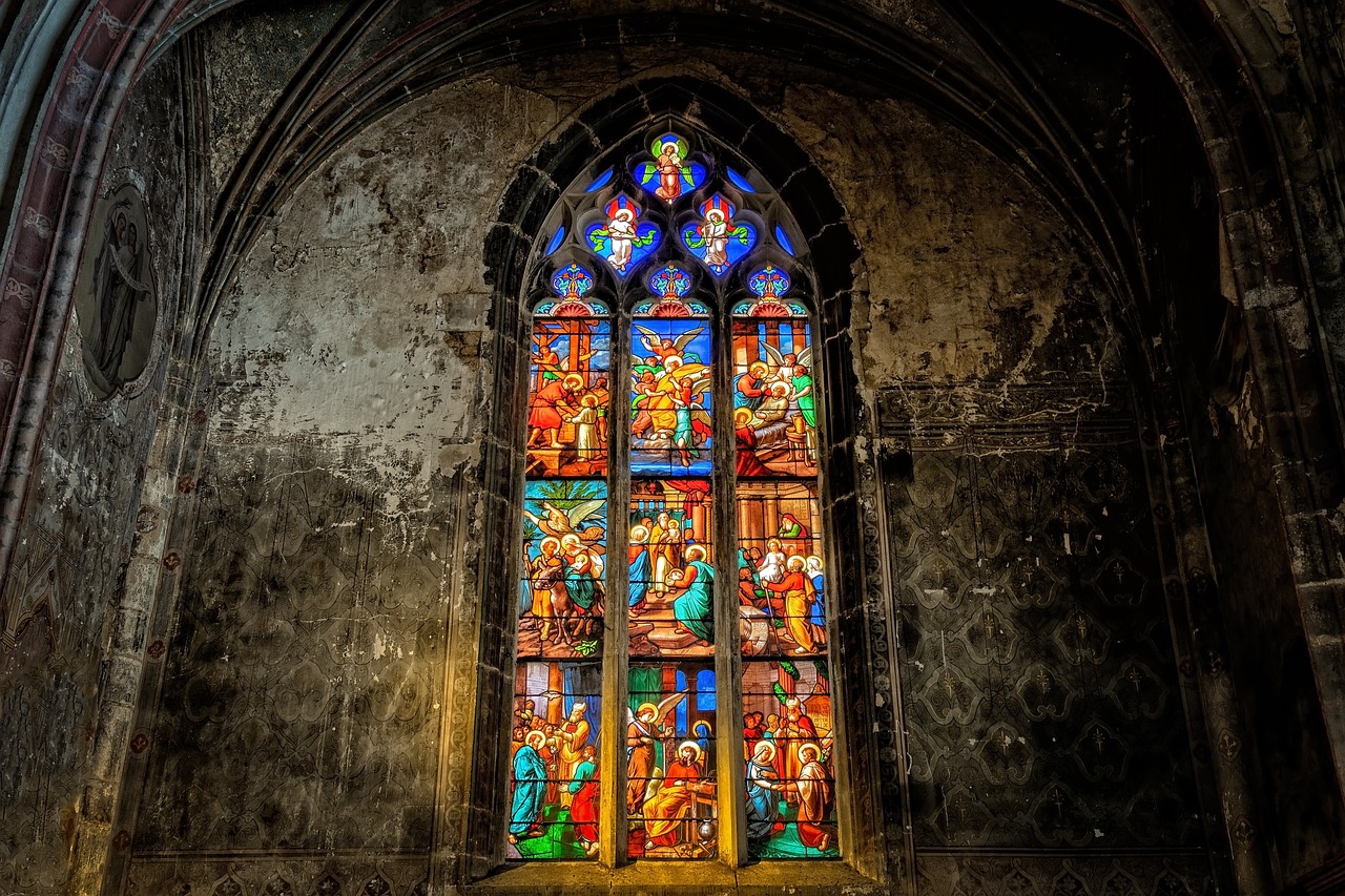 Tworzenie i zastosowanie witraży w sztuce i architekturze