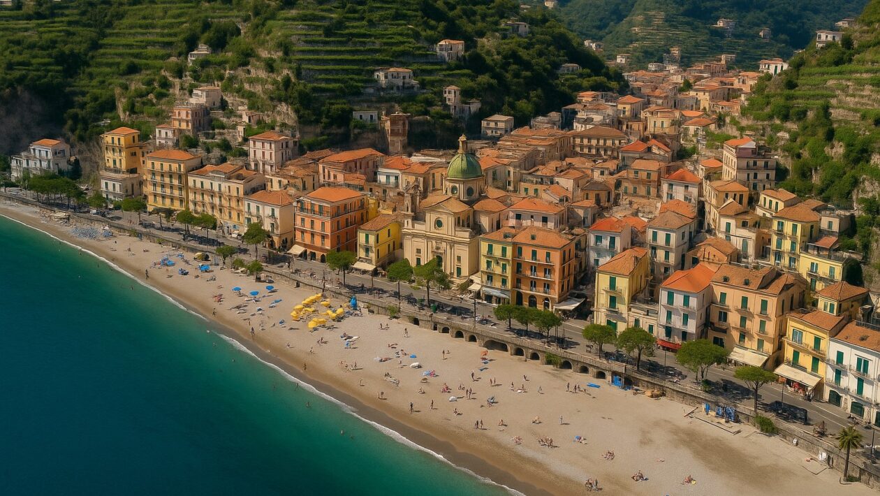 Minori – najciekawsze miejsca, historia i tradycje miasteczka na Amalfi